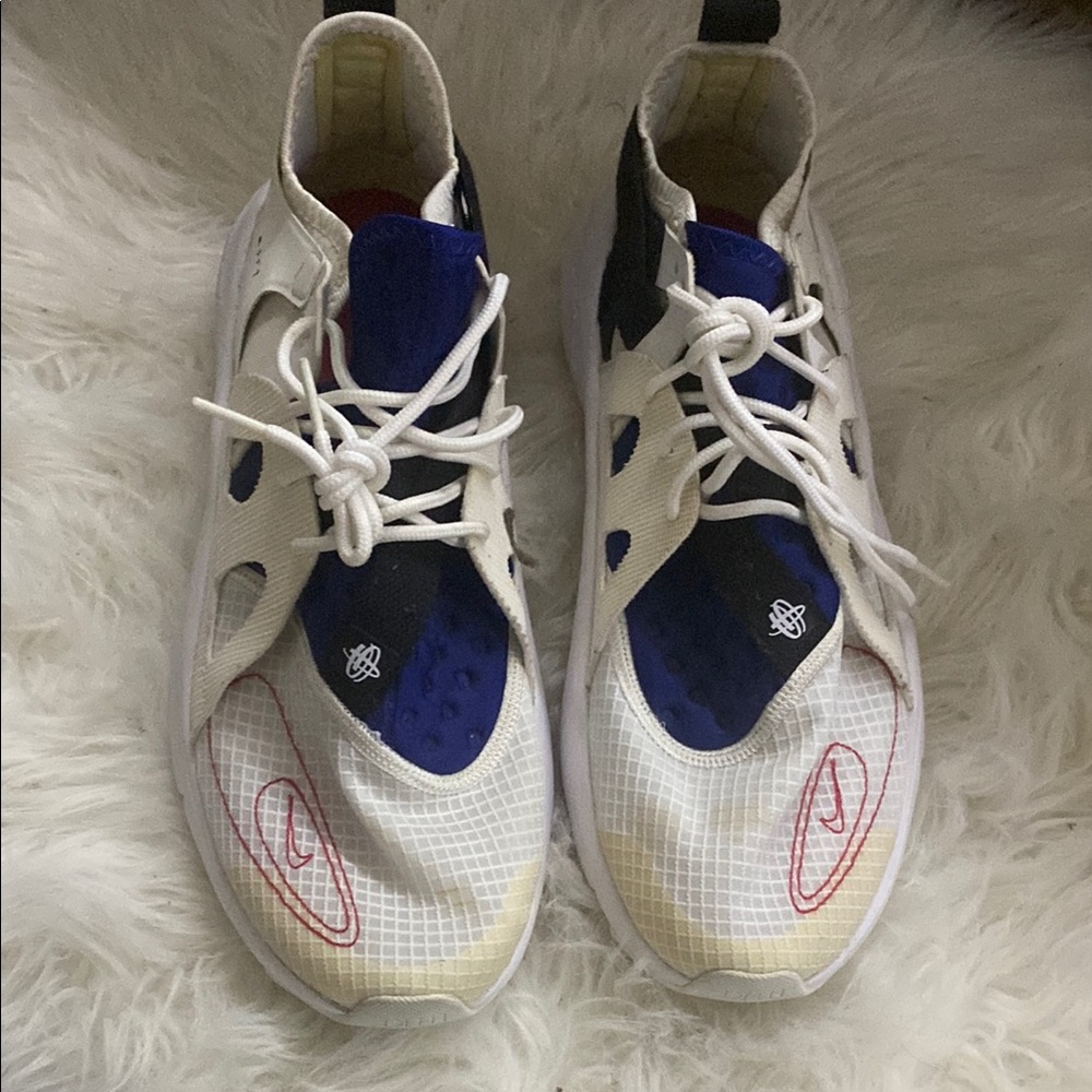 MEN’S NIKE HUARACHE  size 13 - Picture 2 of 3